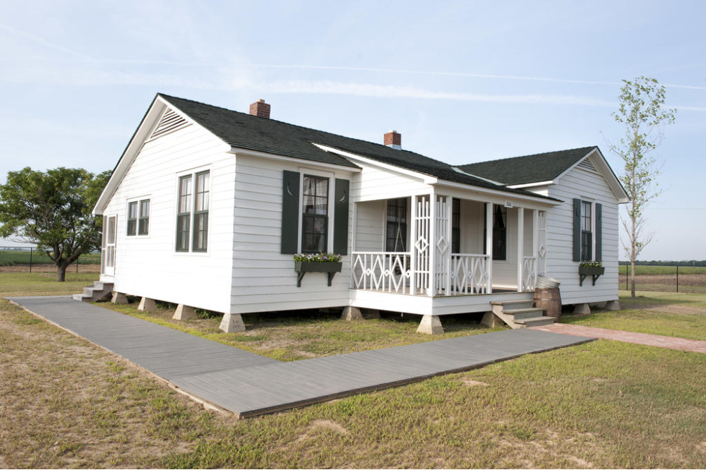 Johnny Cash Boyhood Home Wins &lsquo;Best of the South&rsquo; Award