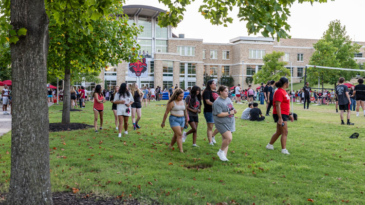 Wolves Up Week Planned to Celebrate Start of Fall Semester